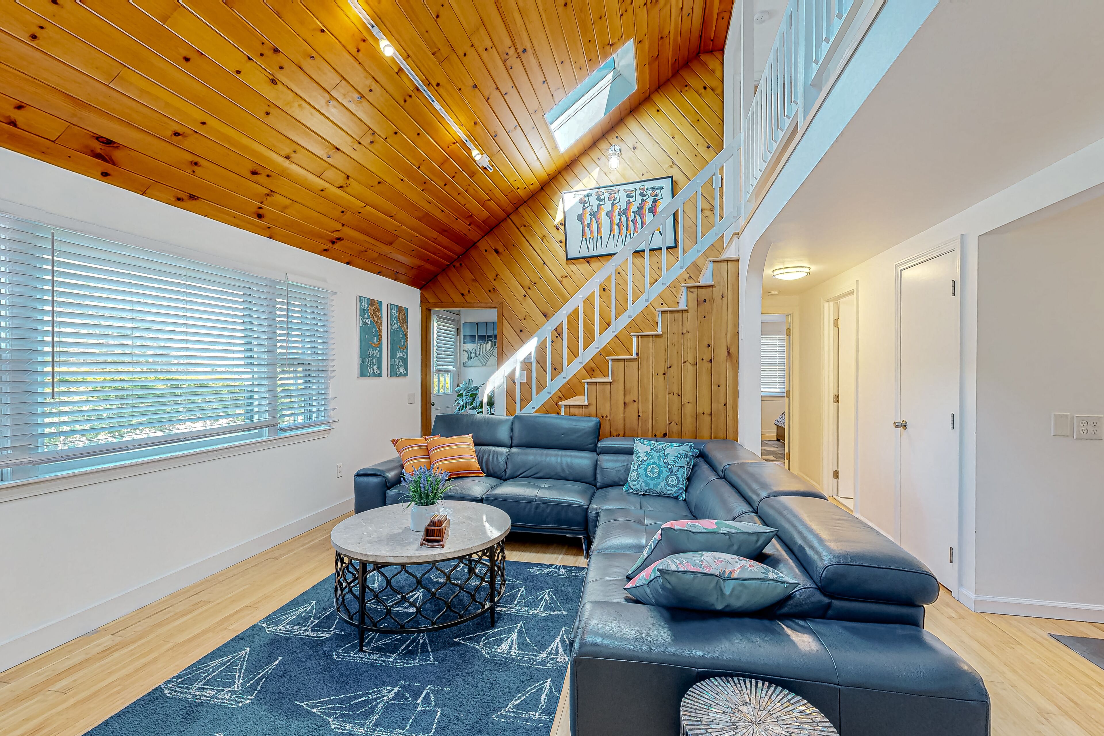 Large home with great yard, firepit, Peloton & home office - walk into town