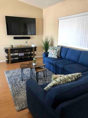 Smart TV, stereo
