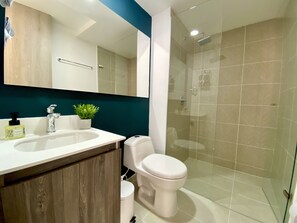 Dusche, Handtücher, Seife, Shampoo