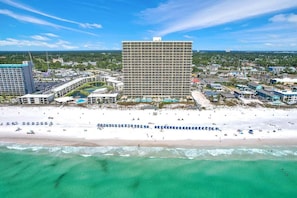 On the beach - Stunning Ocean Front Condo with Heated Pool & Balcony | Sleeps 6 (Panama City Beach)