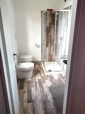 Shower, hair dryer, bidet, towels - Dream House (Arezzo)