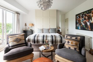 5 habitaciones, escritorio, tabla de planchar con plancha y wifi gratis 