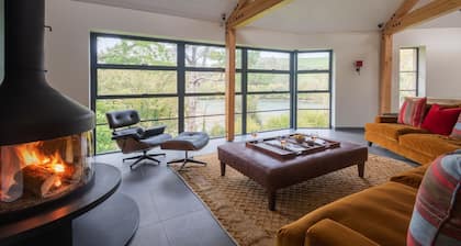 Goodshelter Bay - a large modern waterfront house with private slipway