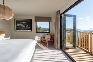 4 bedrooms, desk, iron/ironing board, free WiFi
