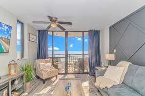 Smart TV, fireplace - Breathtaking Oceanfront King Suite- Newly Renovated! Meridian Plaza 701 (Myrtle Beach)