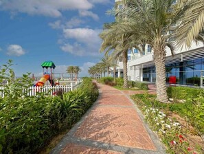 Children's area - Luxury Ocean View 2 BR in Ras Al Khaimah by AirDHP (Ras Al-Khaimah)