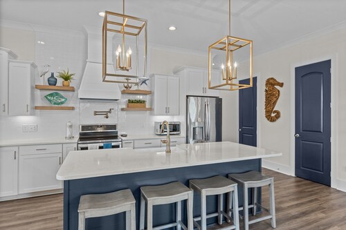 Tidal Treasure 10% of for a 7-night booking!  Bring your boat! Pet friendly!