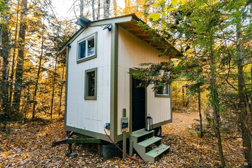 Cozy tiny house glamping In the white mountains!