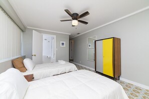 3 bedrooms, desk, iron/ironing board, WiFi