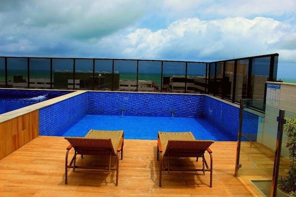 2 piscinas externas