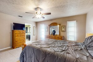 3 bedrooms, internet, bed sheets