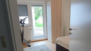 2 bedrooms, iron/ironing board, WiFi, bed sheets