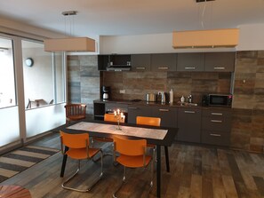 Fridge, microwave, oven, stovetop