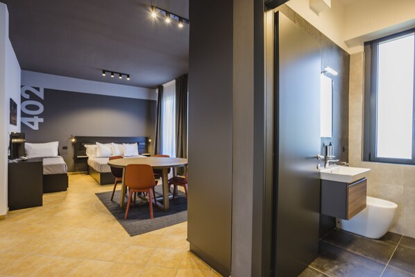 Design Studio | In-room safe, individually decorated, desk, blackout drapes - Residence 9 Line (Cervia)