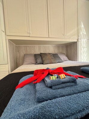 1 bedroom, Internet, bed sheets