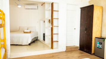 Elite Suite | Pillowtop beds, in-room safe, bed sheets