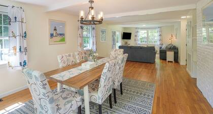 Edgartown Cottage By The Pond