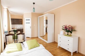 1 bedroom, WiFi, bed sheets