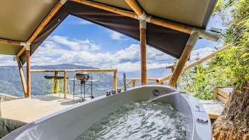 Private spa tub