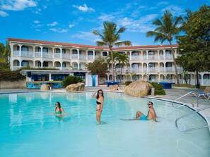 Outdoor pool - All-Inclusive Resort in Puerto Plata 1BR/1BA (Puerto Plata)