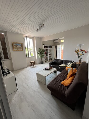 3 pièces 65m2 climatisé, parking privé, port, plage
