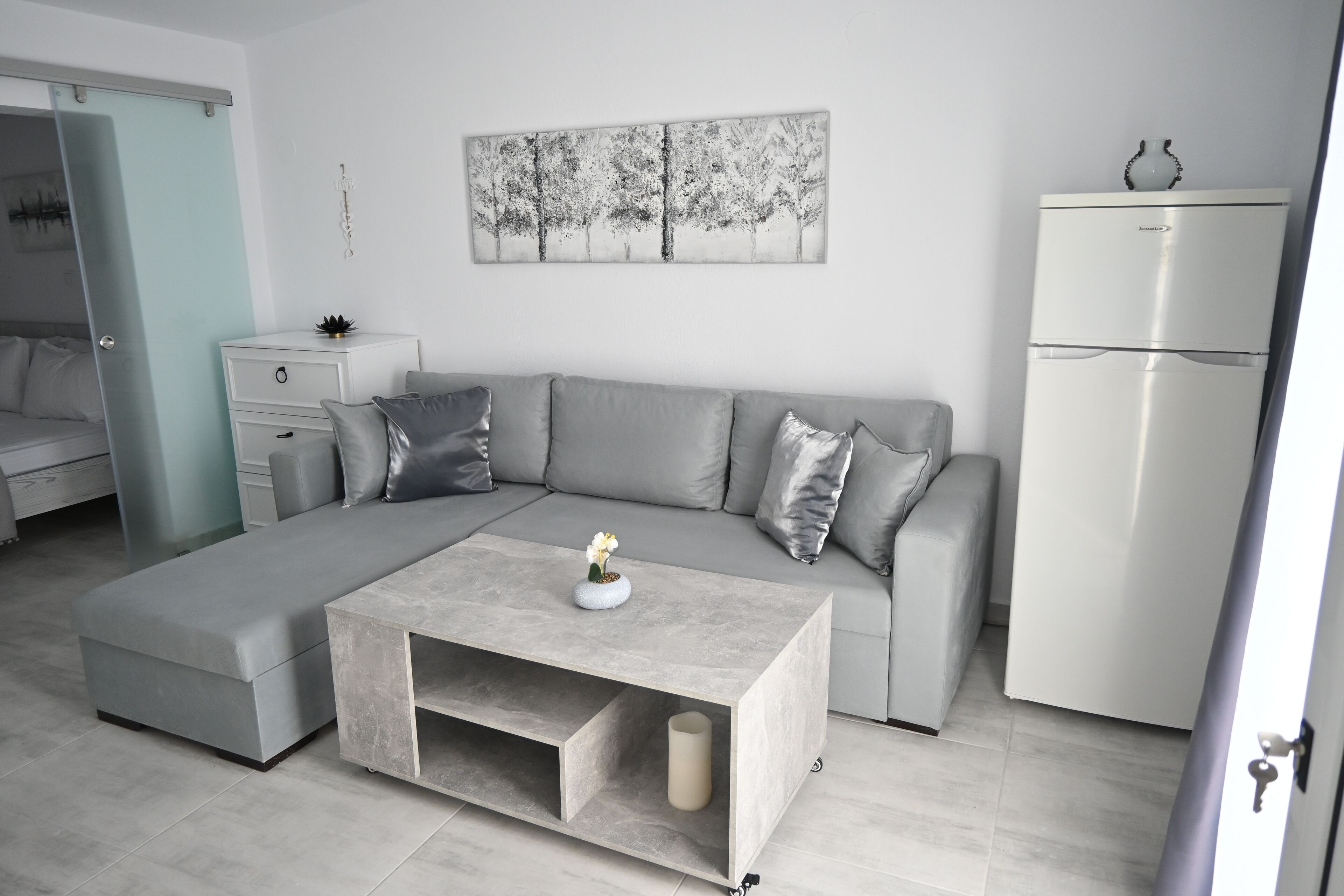 Comfort Room | Living area | 140-cm Smart TV with cable channels, TV