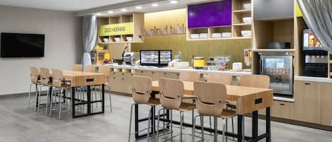 Free daily buffet breakfast