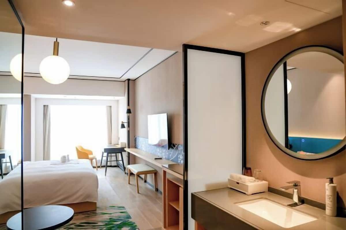 1 Schlafzimmer, Daunenbettdecken, Zimmersafe, Schreibtisch