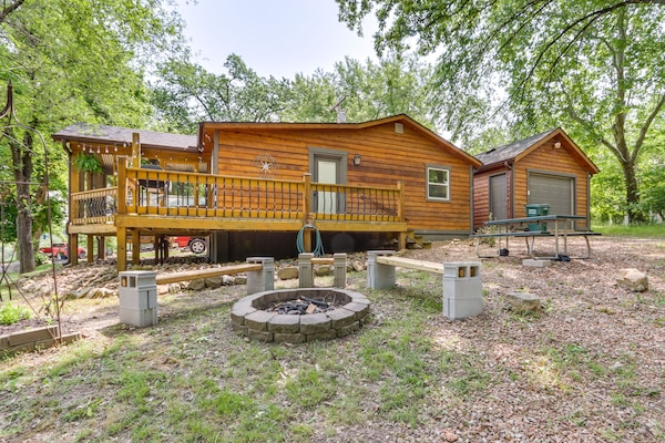Warsaw Vacation Rental | 2BR | 1BA | 700 Sq Ft | 4 Steps Required