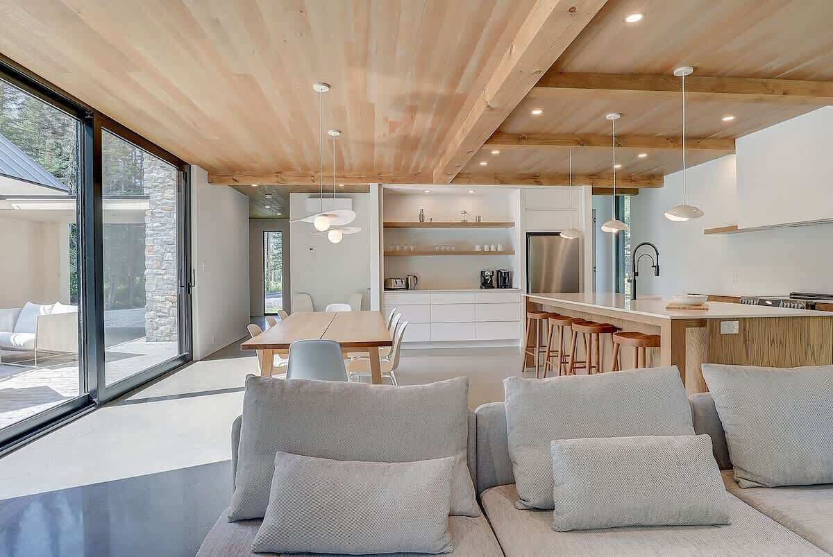 Televisión, chimenea, oficina