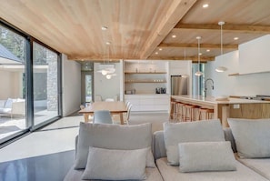 TV, fireplace, offices