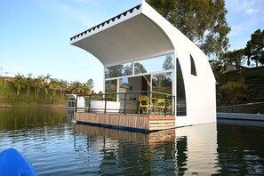 Superior Cabin, 1 Bedroom, Hot Tub, Overwater | Minibar, free WiFi, bed sheets - La trinidad (Guatapé)
