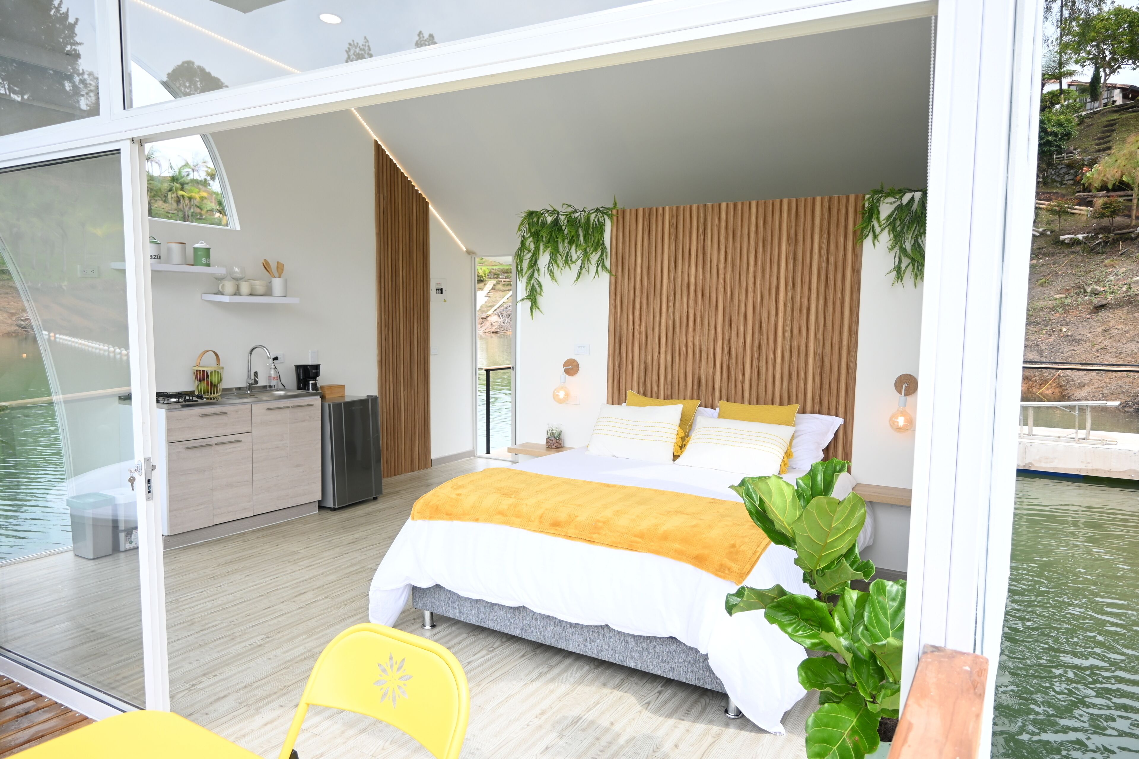 Superior Cabin, 1 Bedroom, Hot Tub, Overwater | Minibar, free WiFi, bed sheets