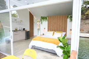 Minibar, wifi gratis y ropa de cama 