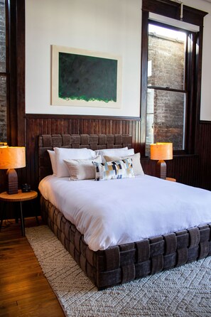 Club Studio | Hypo-allergenic bedding, free WiFi, bed sheets - Fire Station One Boutique Hotel  (Roanoke)