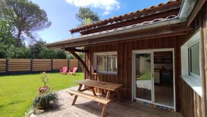 Outdoor dining - La Cabane N°20, Plage à Pieds (Arès)