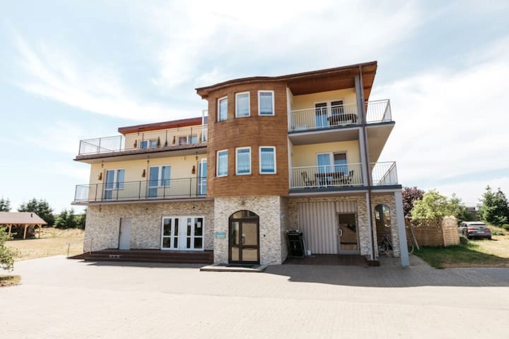 المنشأة من الخارج