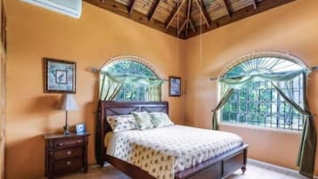 3 bedrooms, iron/ironing board, WiFi