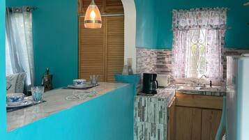 Fridge, microwave, oven, coffee/tea maker