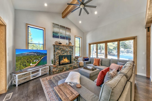 Smart-TV, Kamin, BĂŒcher