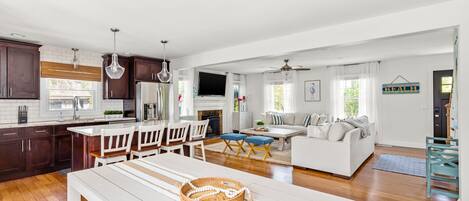 Smart TV, fireplace