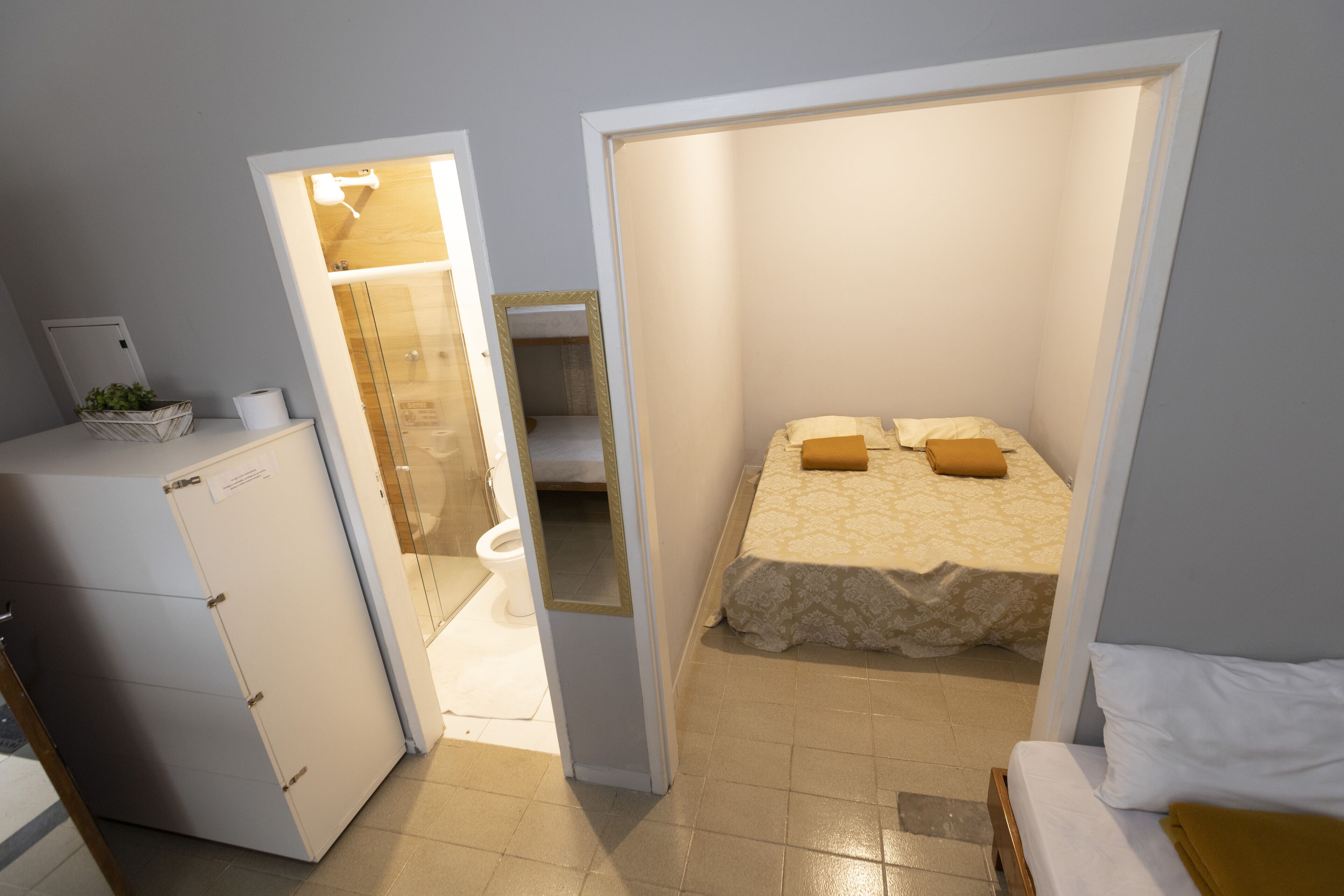 Dormitório compartilhado básico | Wi-Fi de cortesia, roupa de cama