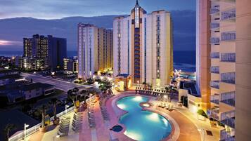 Piscine couverte, piscine extérieure