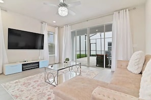 Living area - Your Dream Vacation - New Stylish Home Near Disney (Clermont)