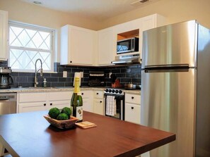 Fridge, microwave, oven, stovetop - Water's Edge Retreat - Sleep 18, Two homes in one! (Branson)