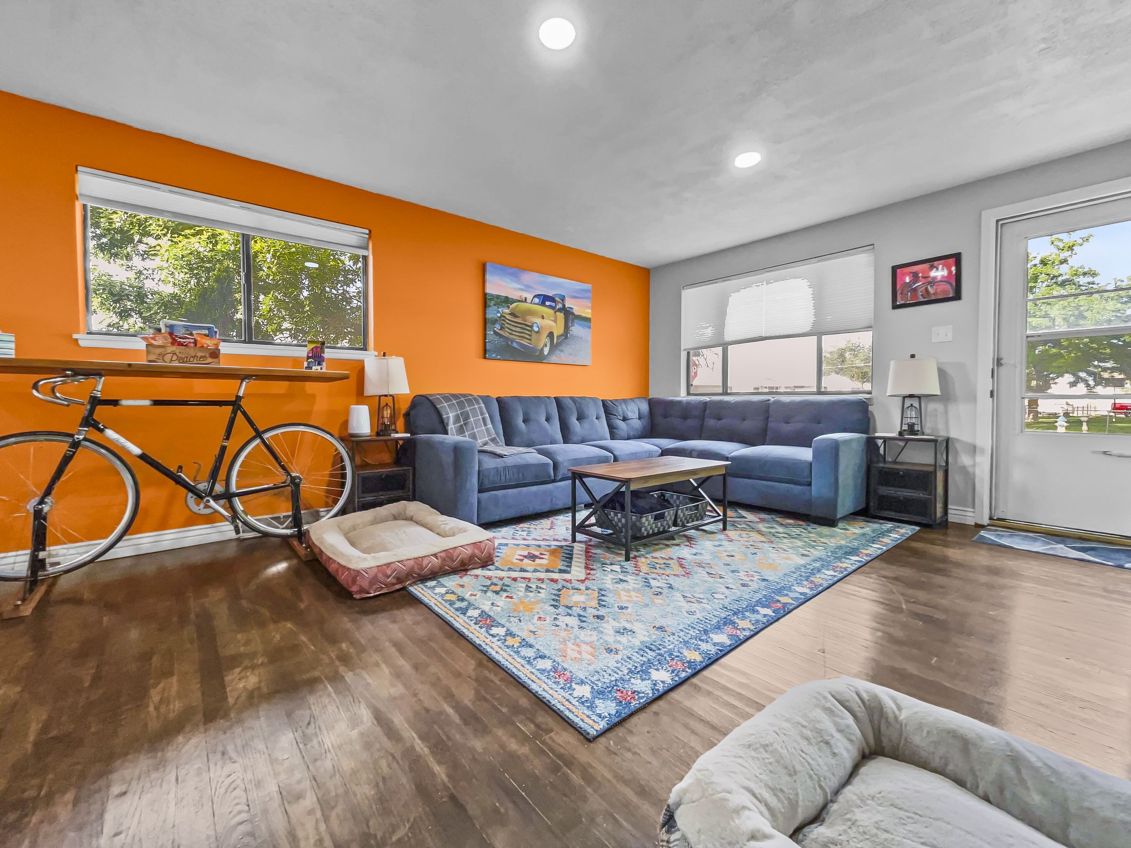 Pet Friendly East Side Sunset Pad Centrally Located