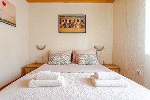 1 bedroom, iron/ironing board, WiFi, bed sheets - Residential apartment with garden close to the city center! (Split)