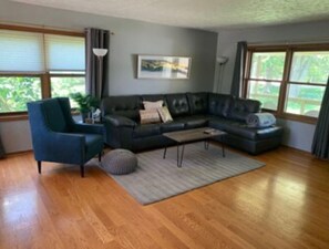 Smart TV, videojuegos, futbolito y tenis de mesa 