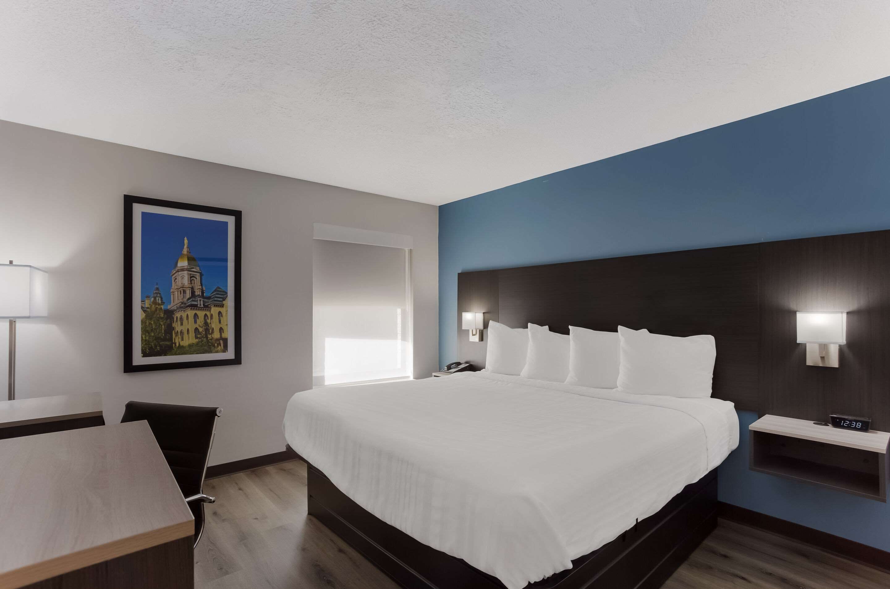 room, 1 king bed, non smoking | pillow-top beds, individually decorated, individually furnished, desk