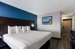 Standard enkelrum - 1 kingsize-säng - icke-rökare | Bäddmadrasser, individuell inredning, unika möbler och skrivbord